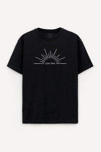 t-shirt-boxy-black-front-isolated-vp-15-d5f9ce3a