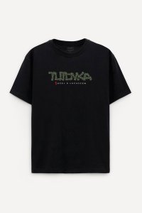 t-shirt-boxy-black-front-isolated-l-02-d8727c21