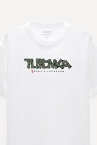 t-shirt-boxy-white-front-isolated-l-02-8f868f0a