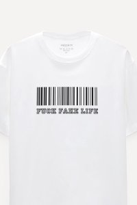 t-shirt-boxy-white-front-isolated-vp-04-7c95e542