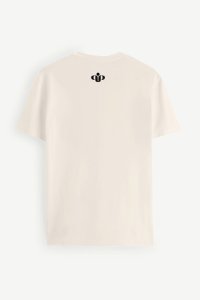 t-shirt-man-a-isolated-front-full-cream-vp-16-b727d880