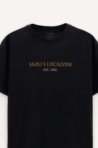 t-shirt-boxy-black-front-isolated-l-04-ce925263