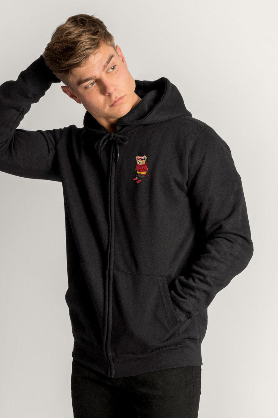 Levně Mikina s Kapucí na Zip, Barva Černá, s Potiskem Skiing Teddy